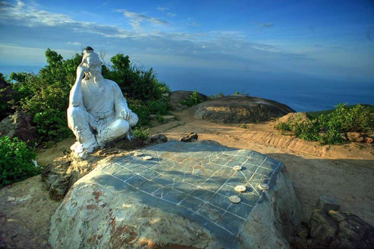 Đỉnh Bàn Cờ - "Nóc nhà" của Đà Nẵng