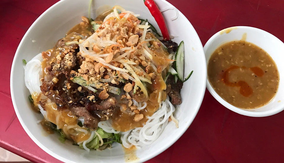 Bún thịt nướng - Món ăn ngon, bổ, rẻ đáng thử ở Đà Nẵng