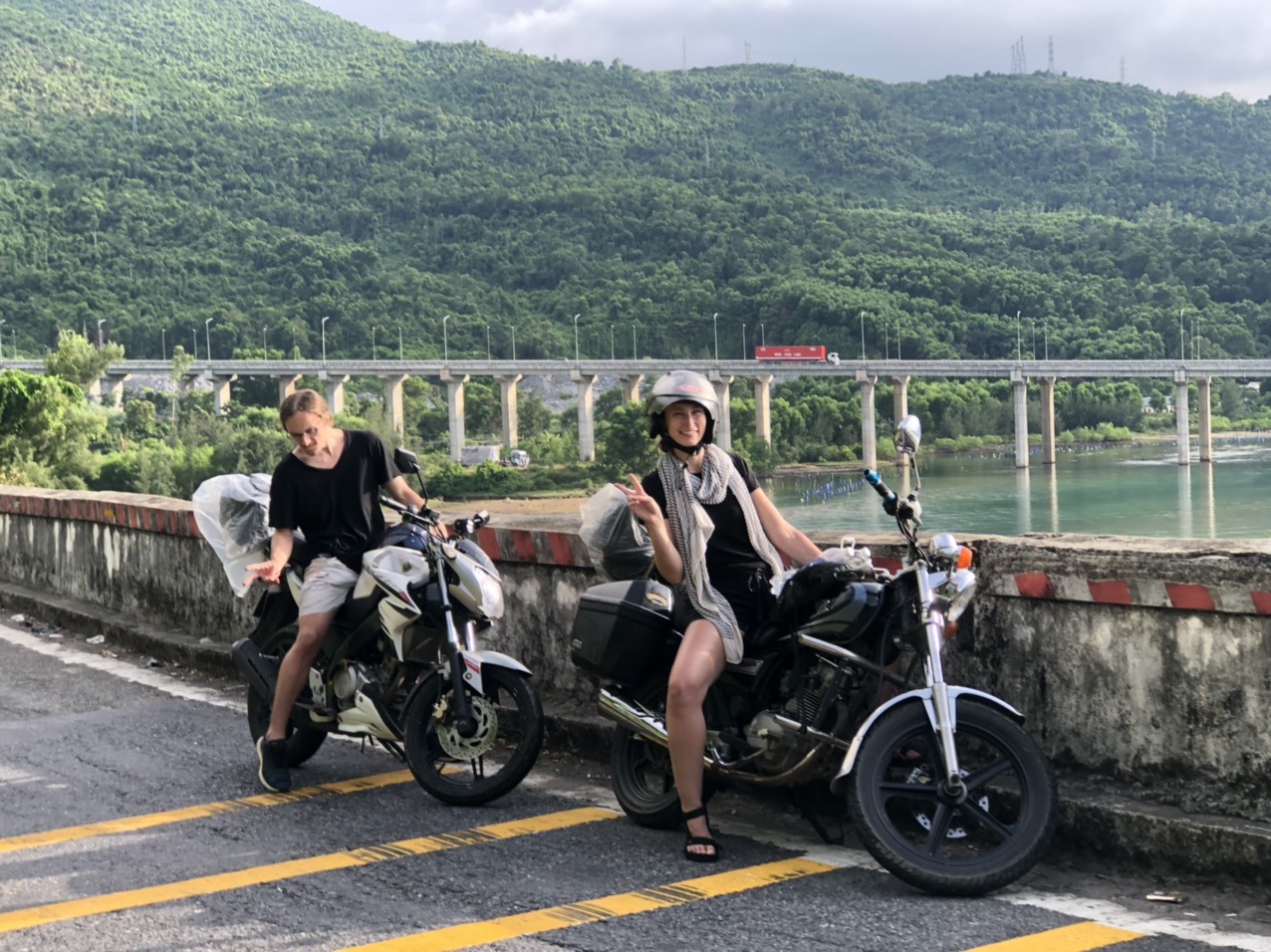 Kinh nghiệm di chuyển tới núi Thần Tài bằng xe máy