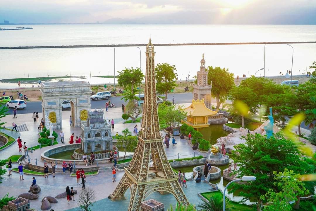 Khám phá công viên Kỳ quan Đà Nẵng: Địa điểm check-in HOT Khuôn viên công viên kỳ quan Đà Nẵng