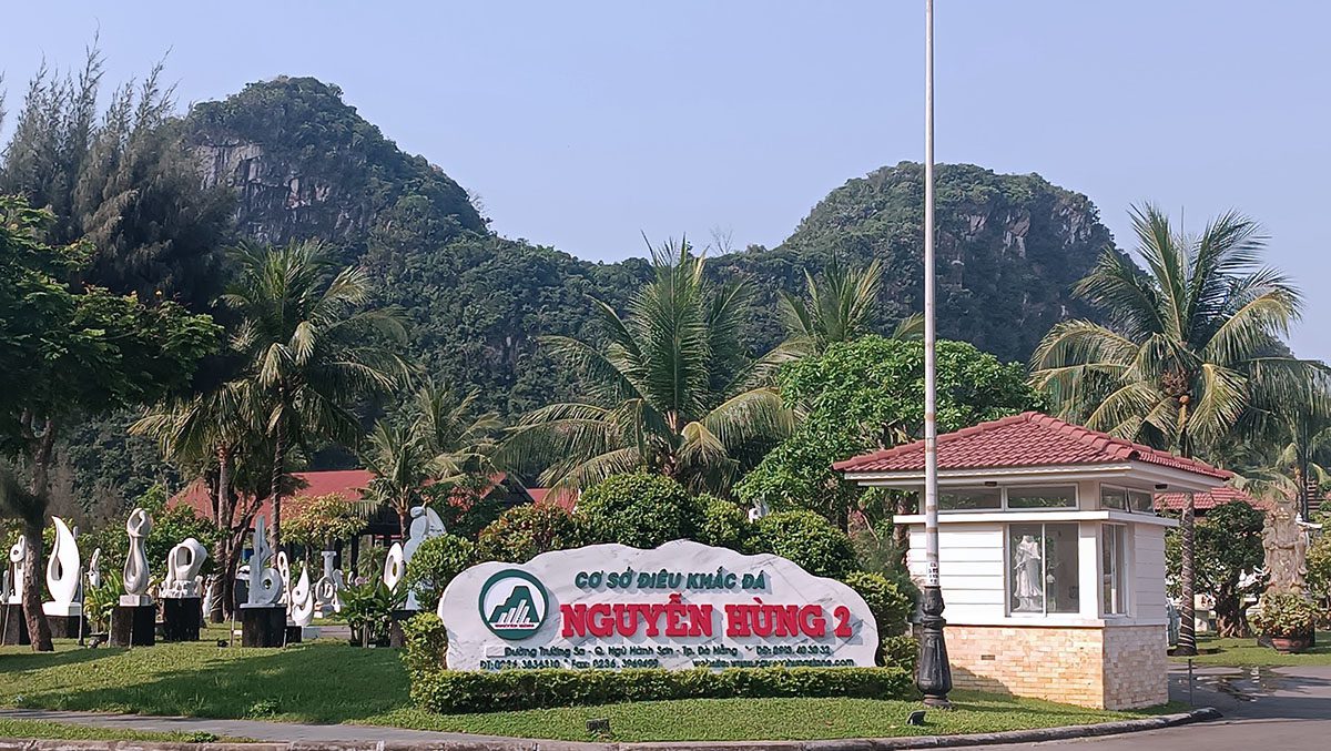 Cơ sở Điêu khắc đá Mỹ nghệ Nguyễn Hùng