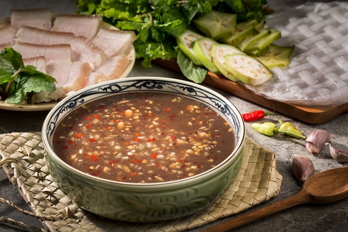 Măm nêm với hương vị đậm đà