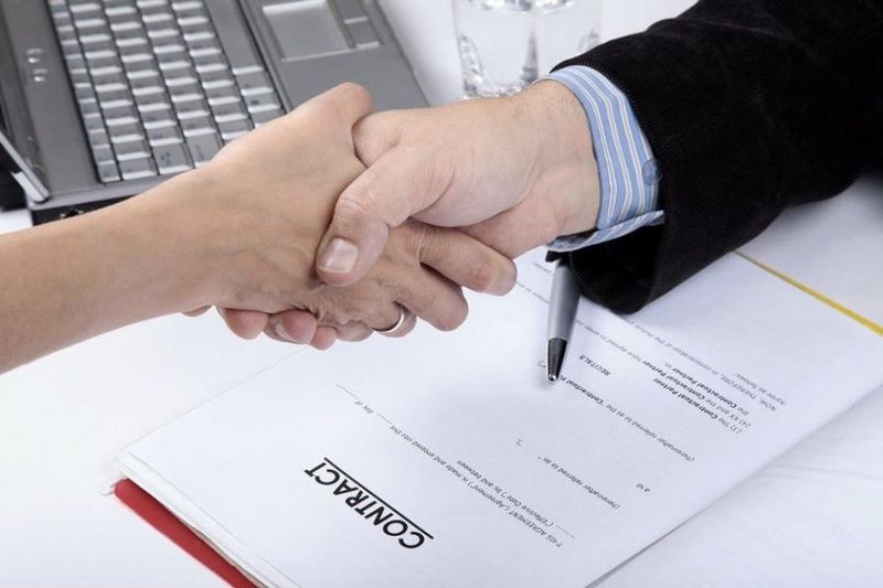 Thuê xe máy trung tâm Đà Nẵng: Bảng giá, kinh nghiệm từ A - Z Kiểm tra hợp đồng trước khi thuê xe máy Đà Nẵng