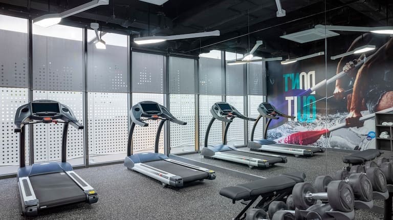 Review top 5 khách sạn 4 sao tại Đà Nẵng sang trọng và đẳng cấp Phòng gym tại Tru by Hilton Da Nang City Centre